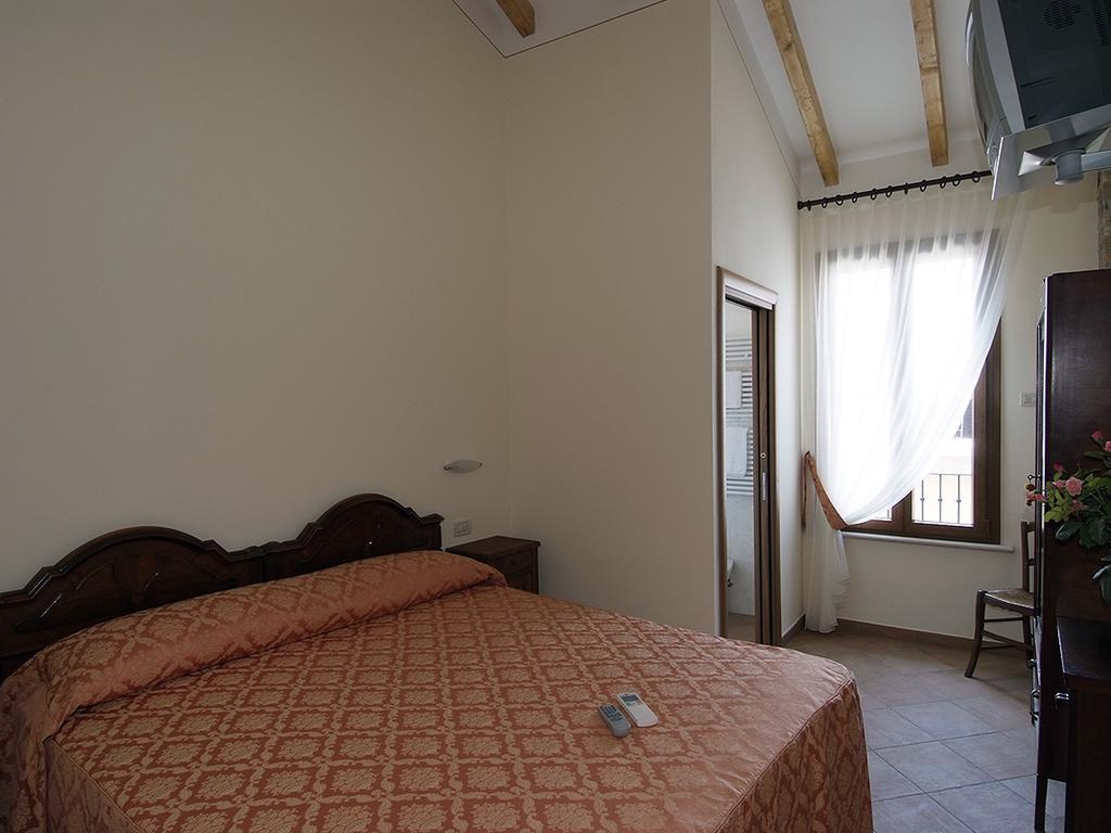9 Muse Bed And Breakfast Canneto sull'Oglio Pokój zdjęcie